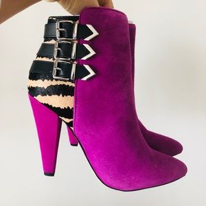 New Dolce Vita Fina Berry Suede Bootie
